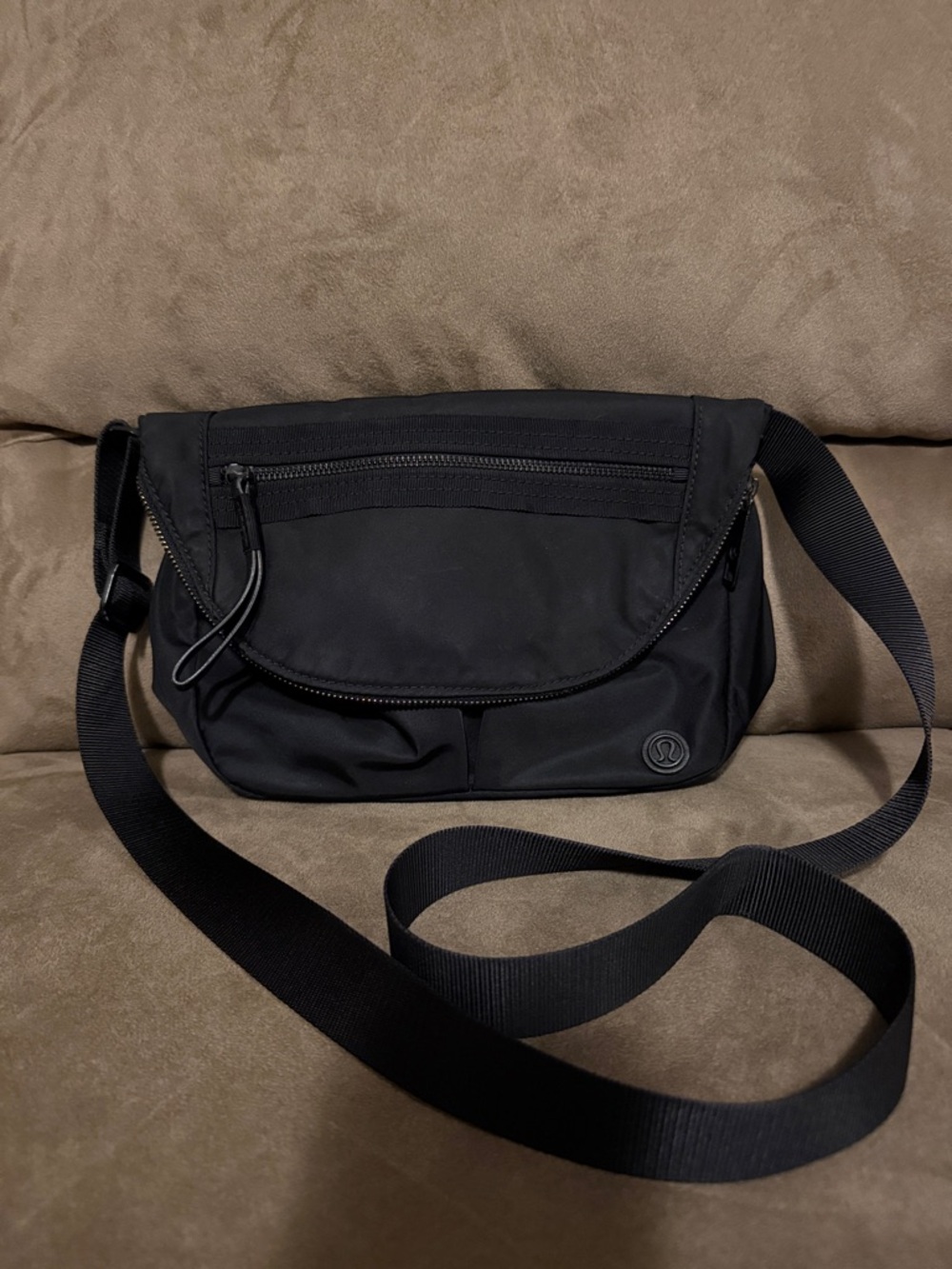 lululemon athletica Black Nylon Festival bag with Adjustable Strap